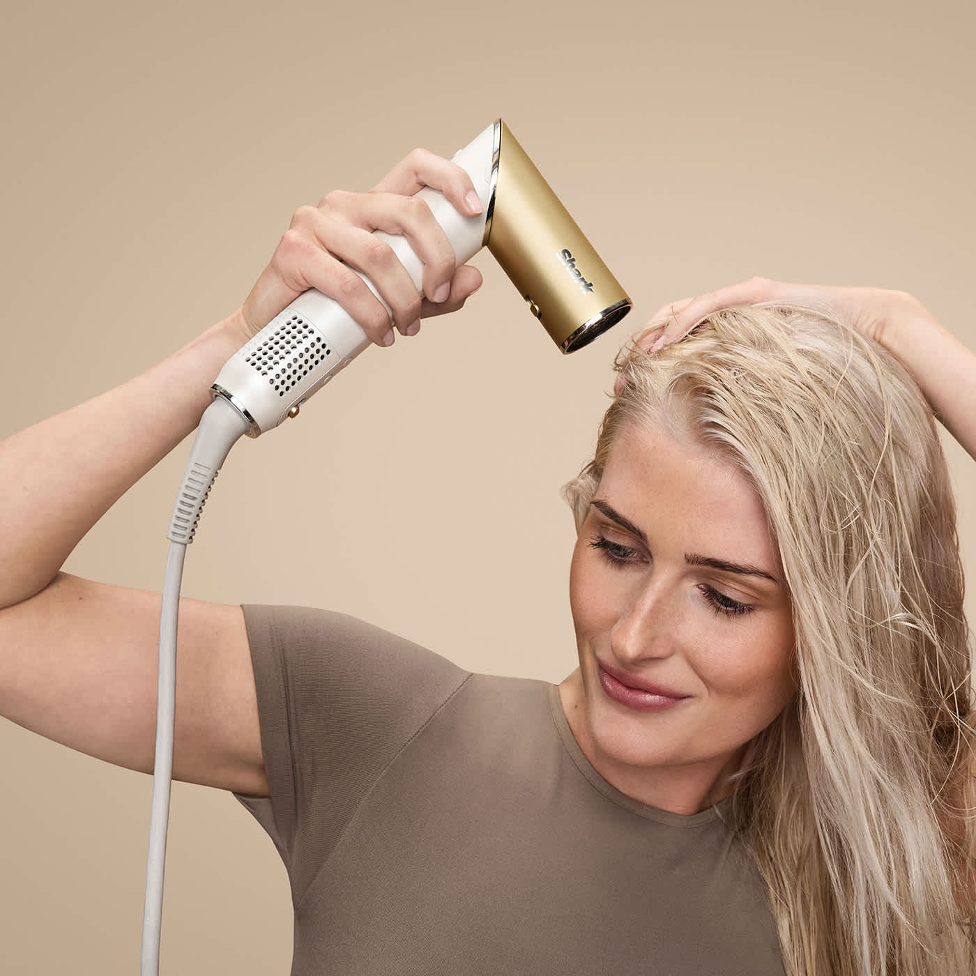 Resultados de peluquería en cabello húmedo y seco